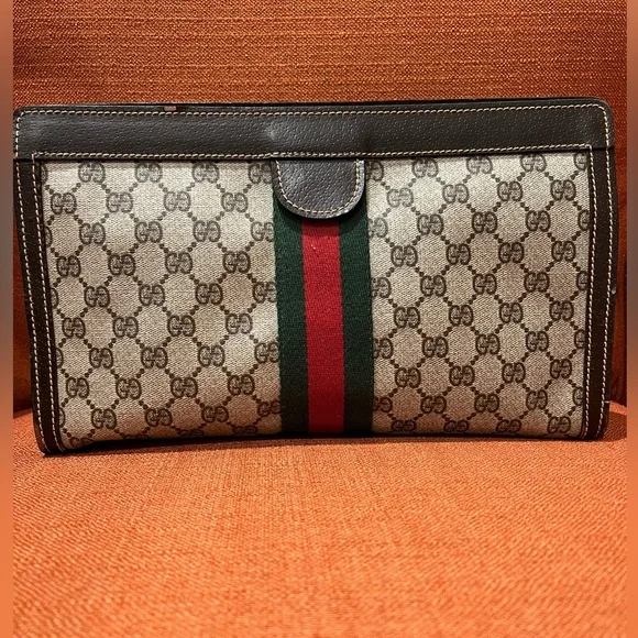 Gucci Vintage GG Clutch - Picture 2 of 11